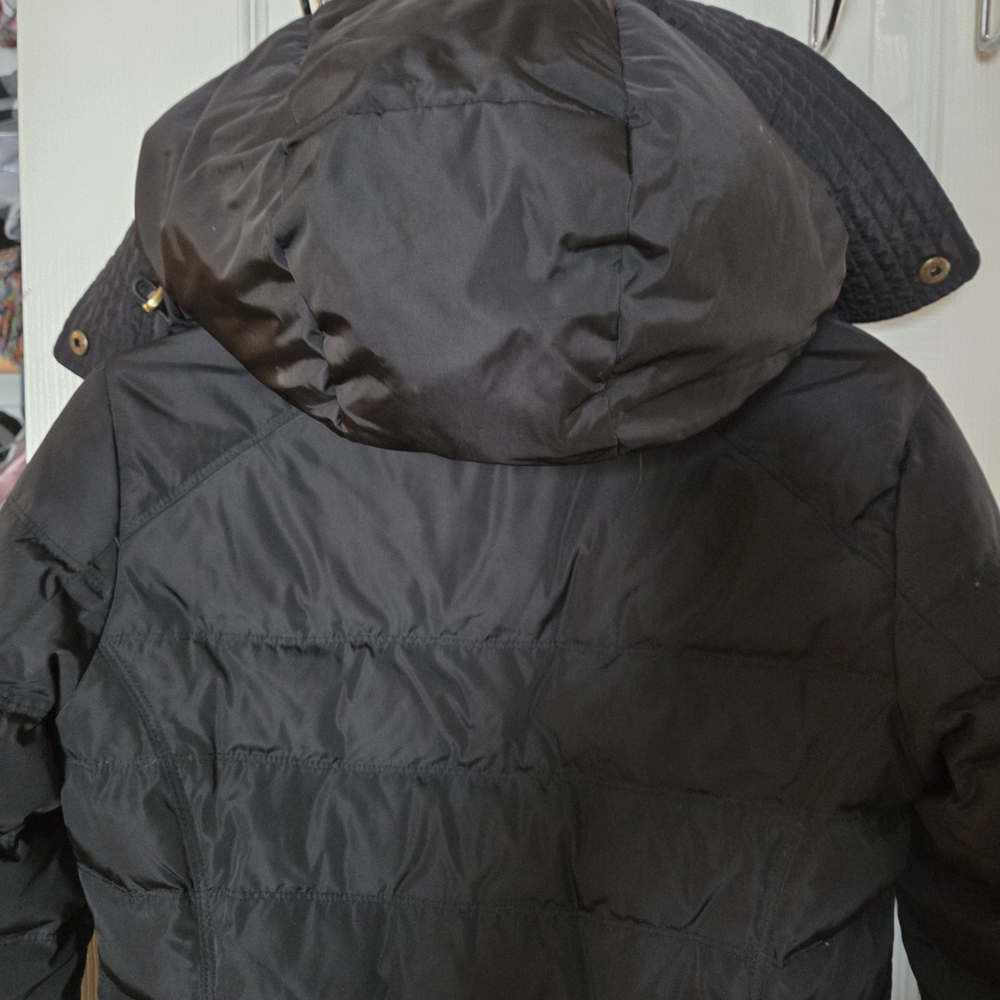 Michael Kors Black Quilted Puffer Coat with Faux Fur Trim - Picture 5 of 6